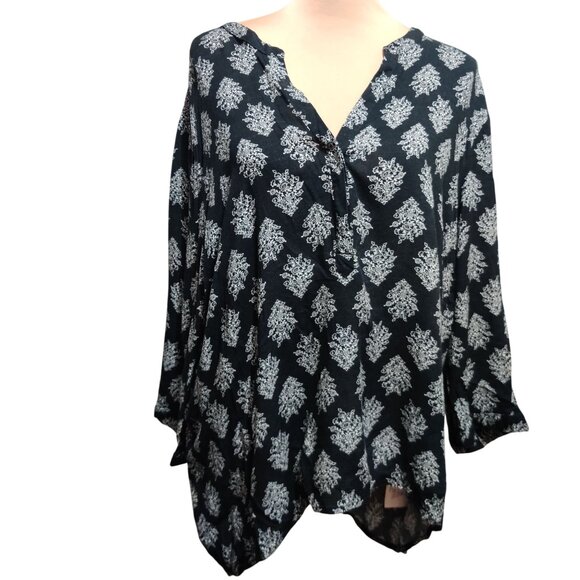 Old Navy XXL Plus Size Black White Floral Tunic Blouse Long Sleeve Boho Top Chic - Picture 1 of 7